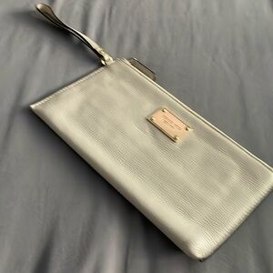 Cute adorable clutch.